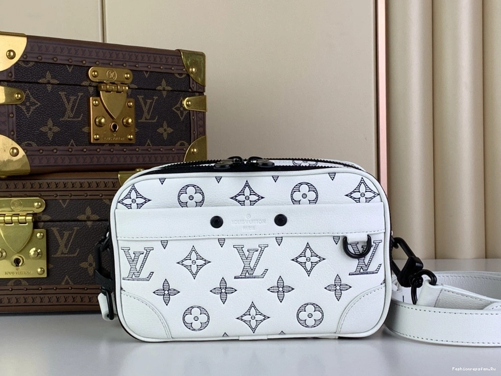 FS CHEAP LOUIS Alpha-11.0*18.5*6.5CM Nano VUITTON 0810